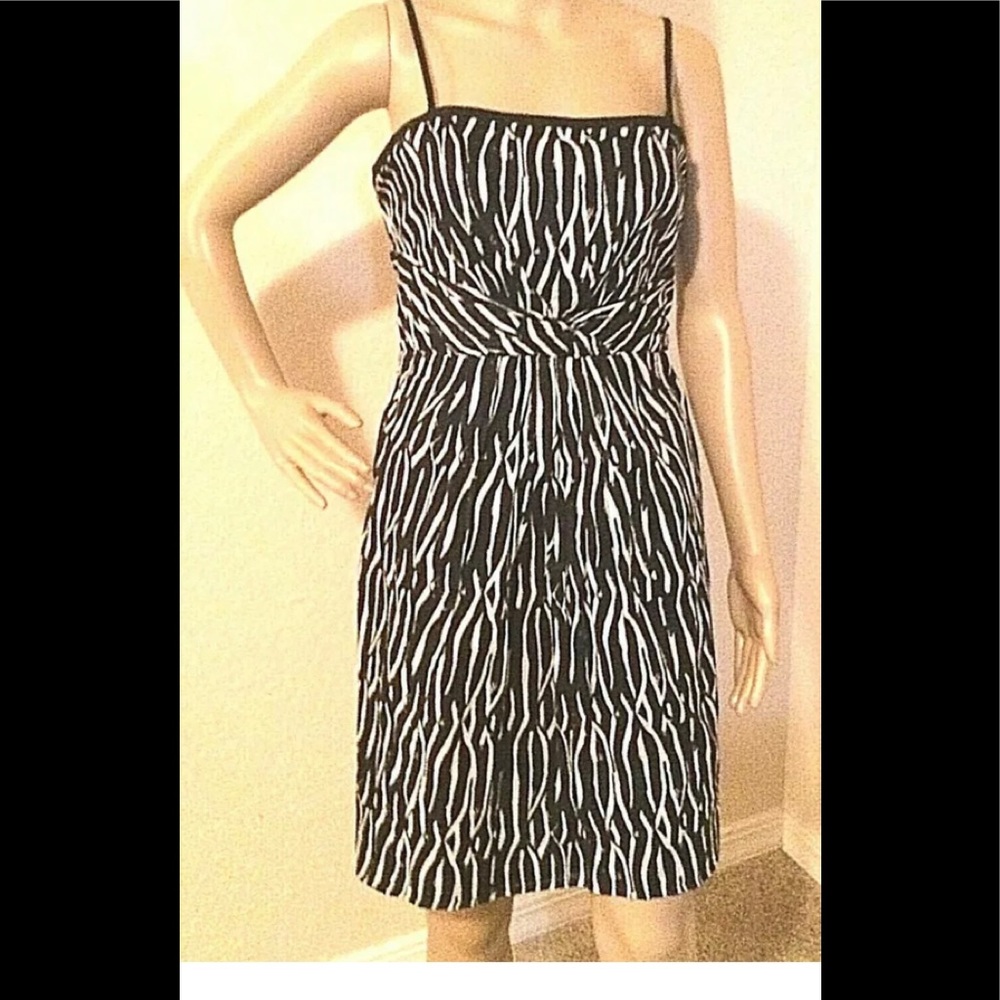 Womens LOFT ANN TAYLOR Dress 100% Cotton Sleeveless Lined B & W color Size 4